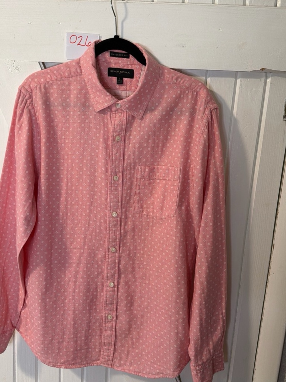 Banana Republic Men’s Light Pink Micro-Pattern Button-Down Shirt